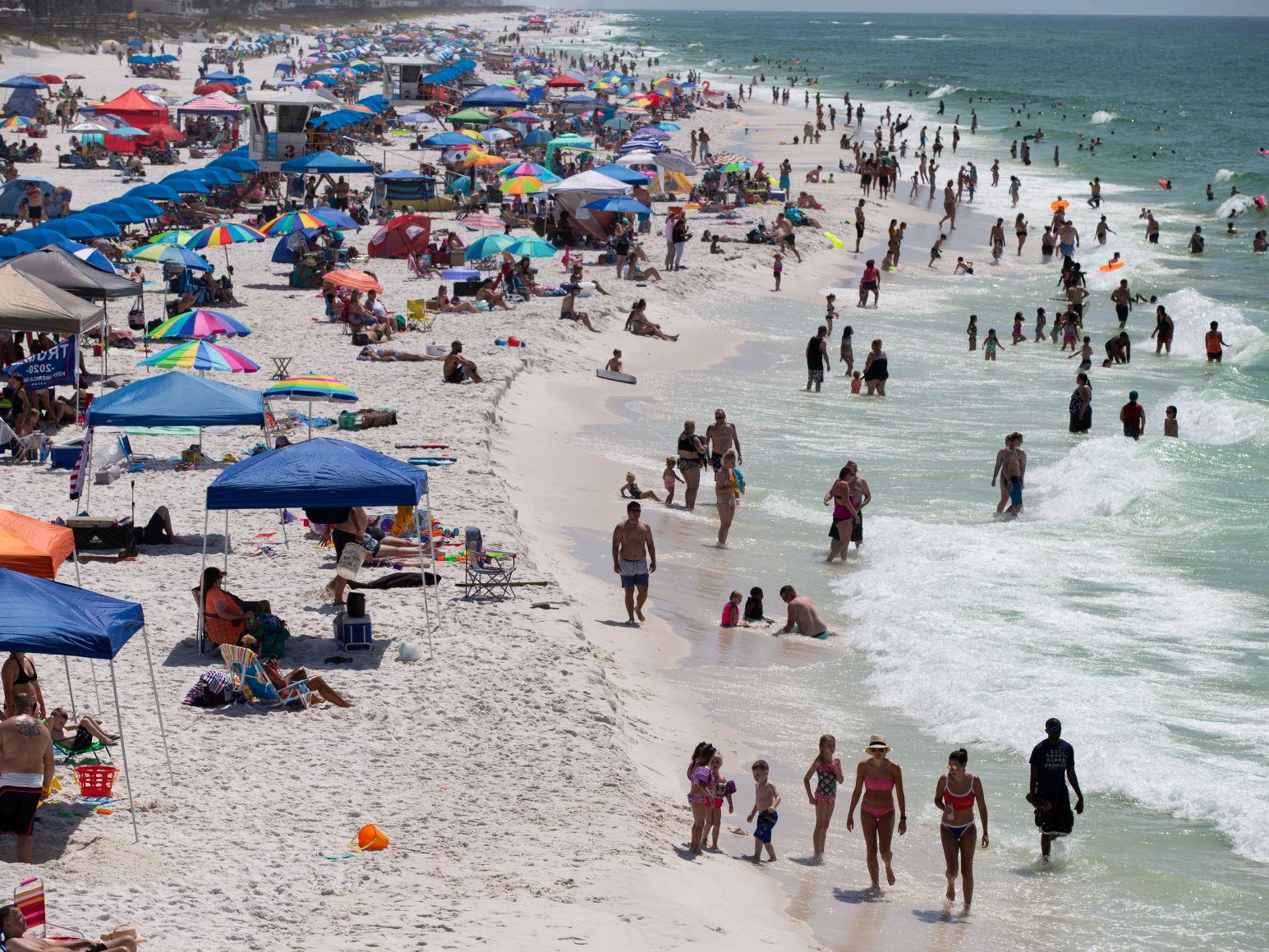 Photos Crowds Bright Sun Not Much Social Distancing At Gulf Photos Crowds Bright Sun Not