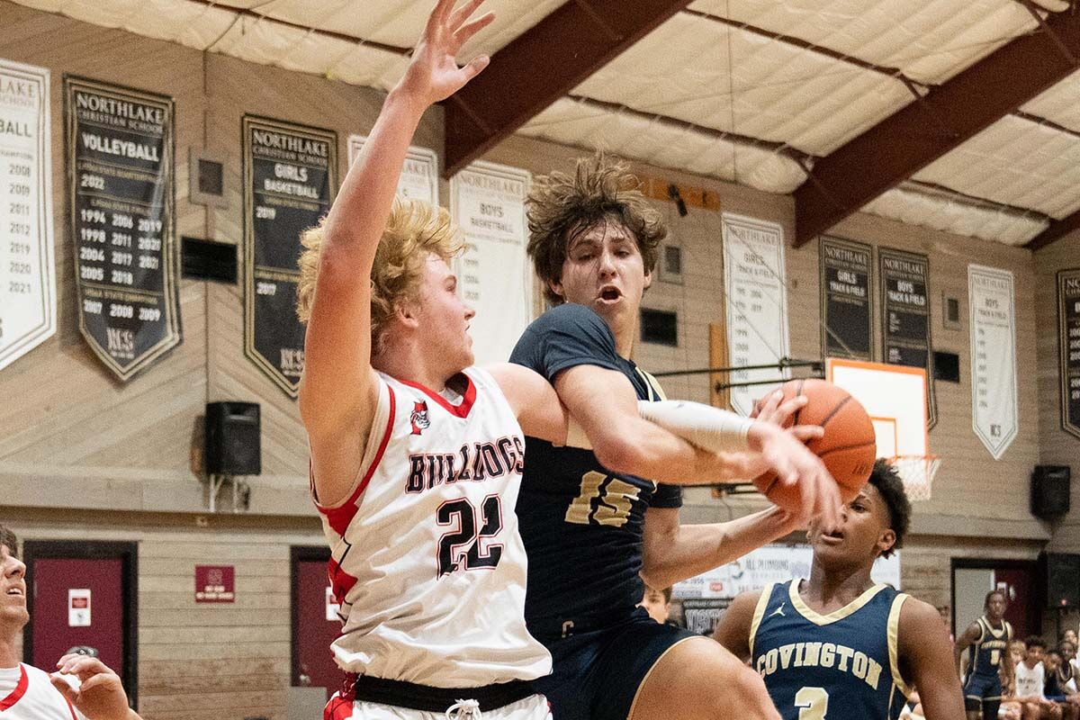 Fontainebleau Bulldogs stage stunning comeback to defeat Covington 68-58