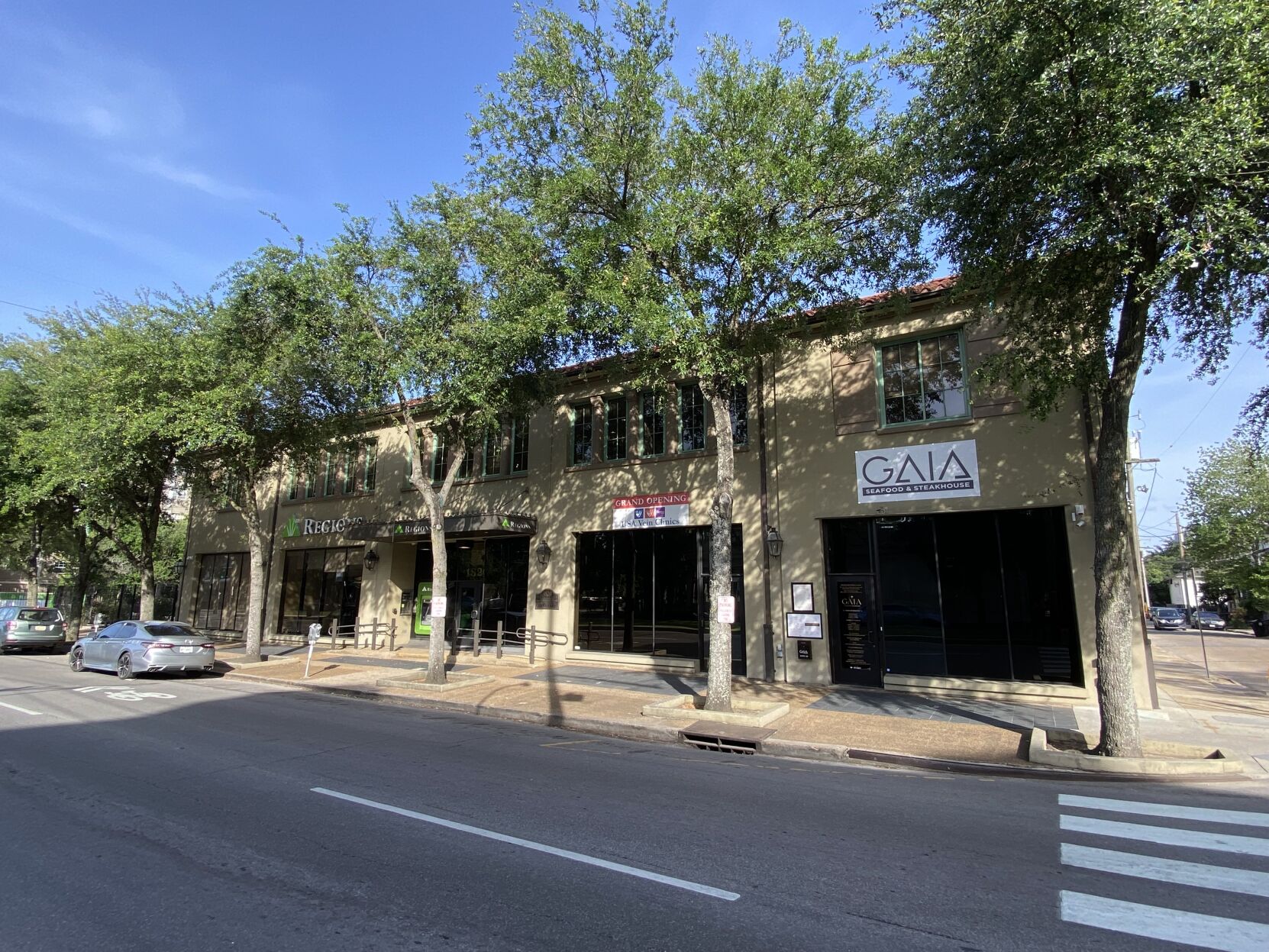 Navigate the Streets PR SLC CN-010 ② This New Orleans Regions Bank was first Packard Motor Co. | Blake