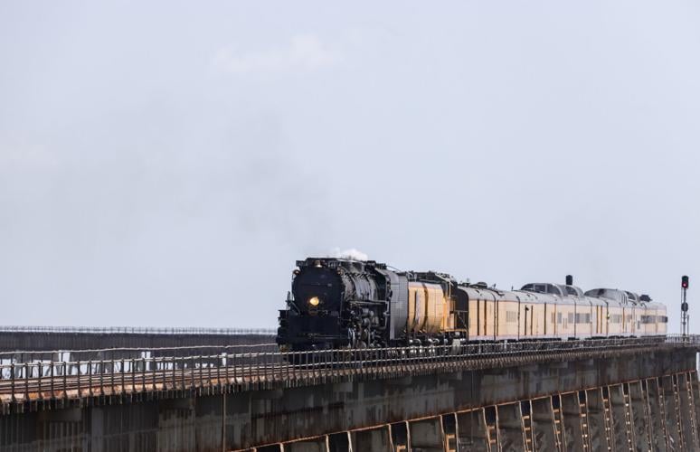 All aboard: Big Boy 4014, historic Union Pacific locomotive, comes to ...