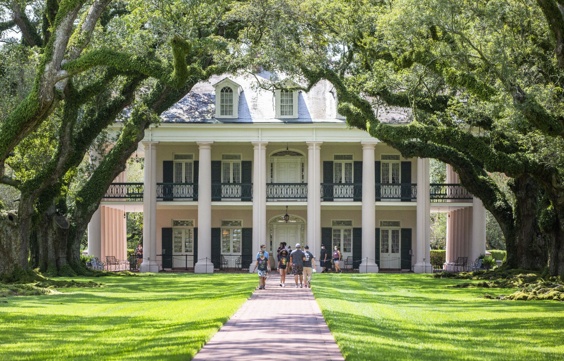 Photos: An Inside Look At Louisiana's River Road Plantations | Photos ...