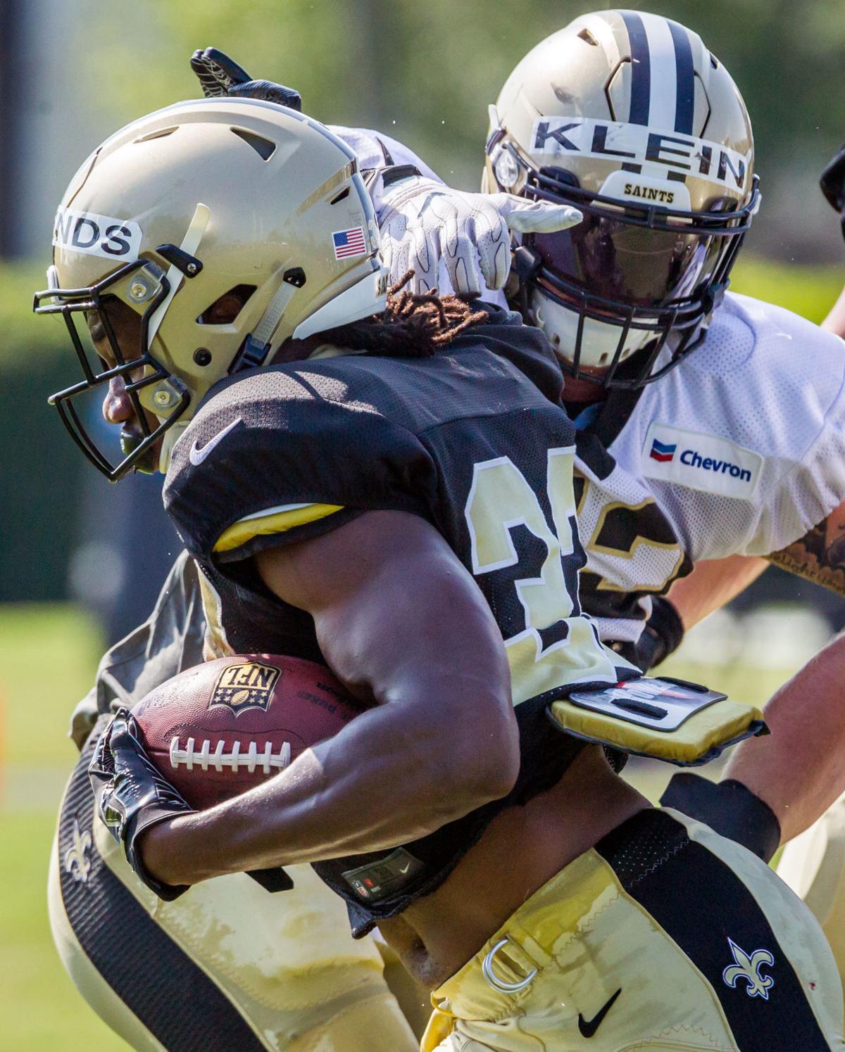 Linebacker A J Klein Likely To Assume Key Play Calling Role For Saints Defense Saints Nola Com
