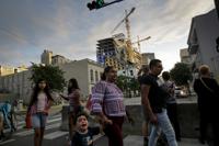 Search Crews Pull One Body From Crumbled Hard Rock Hotel