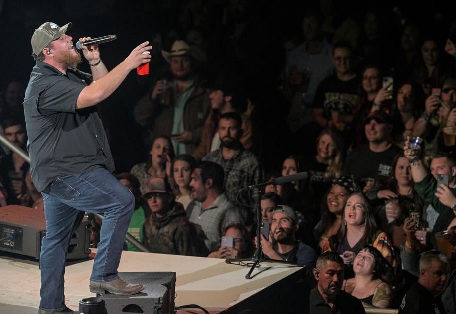 Luke Combs was country music’s newest blue collar hero at sold-out New Orleans arena show | Music