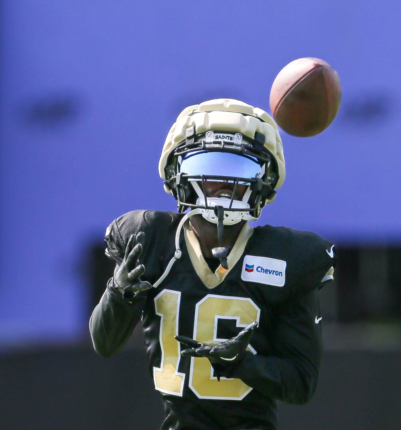 File:Quarterbacks at New Orleans Saints training camp in 2009.jpg -  Wikimedia Commons