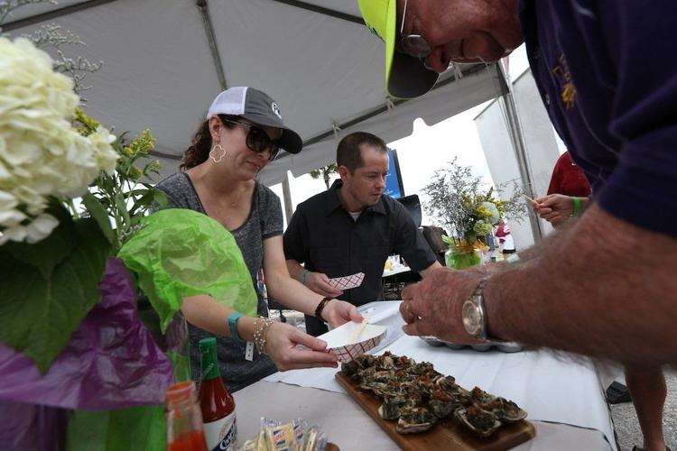 Oyster CookOff in Gulf Shores a shucking good time, thousands attend