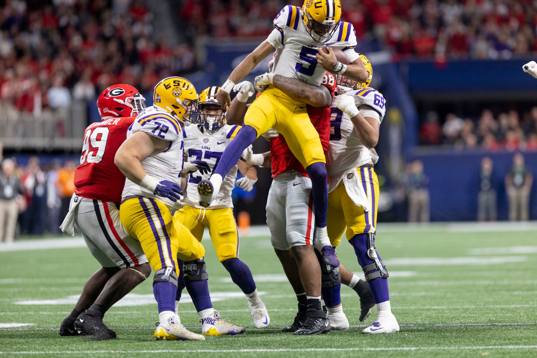 Georgia's Jalen Carter Lifts LSU QB Jayden Daniels On Sack | LSU | Nola.com