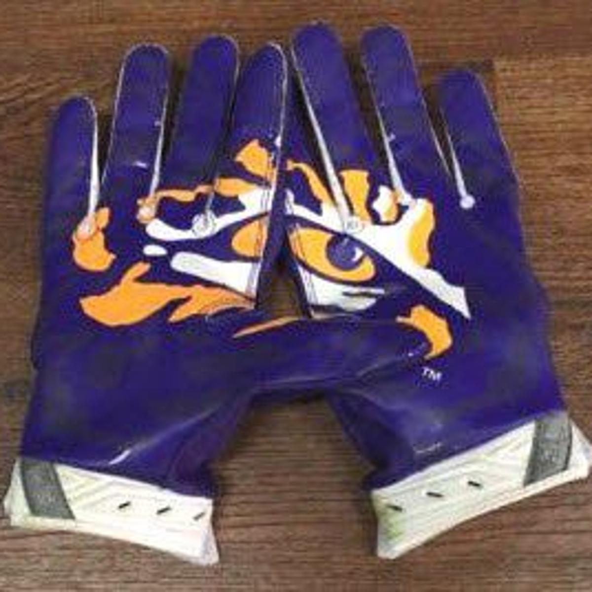 Lsu Investigating Theft Of Football Equipment That Was Up For Sale