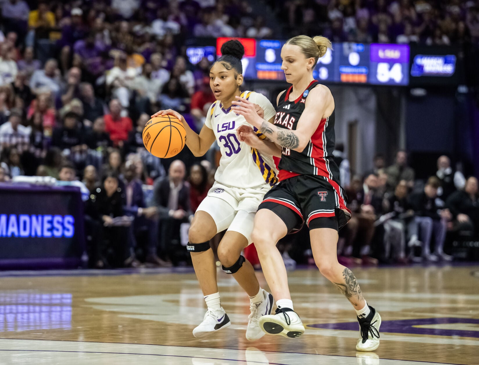 nola.com - Reed Darcey - LSU women's basketball is losing its starting point guard to the transfer portal