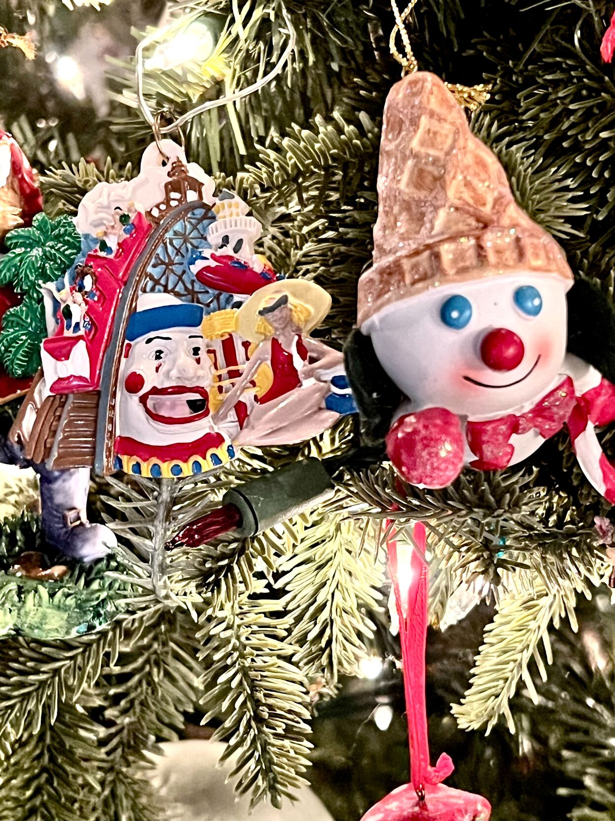  1200 Pcs DIY Color Bell pet Jingle Bell Christmas Bells for  Decoration Hand Jingle Bells Christmas Keychain Charms Jingle Bell for Toy  Making Xmas Sleigh Bell Metal Christmas Tree