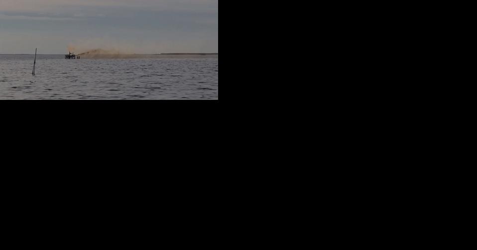Cleanup under way of 15-barrel oil spill in Barataria Bay | Environment - Vimarsana News