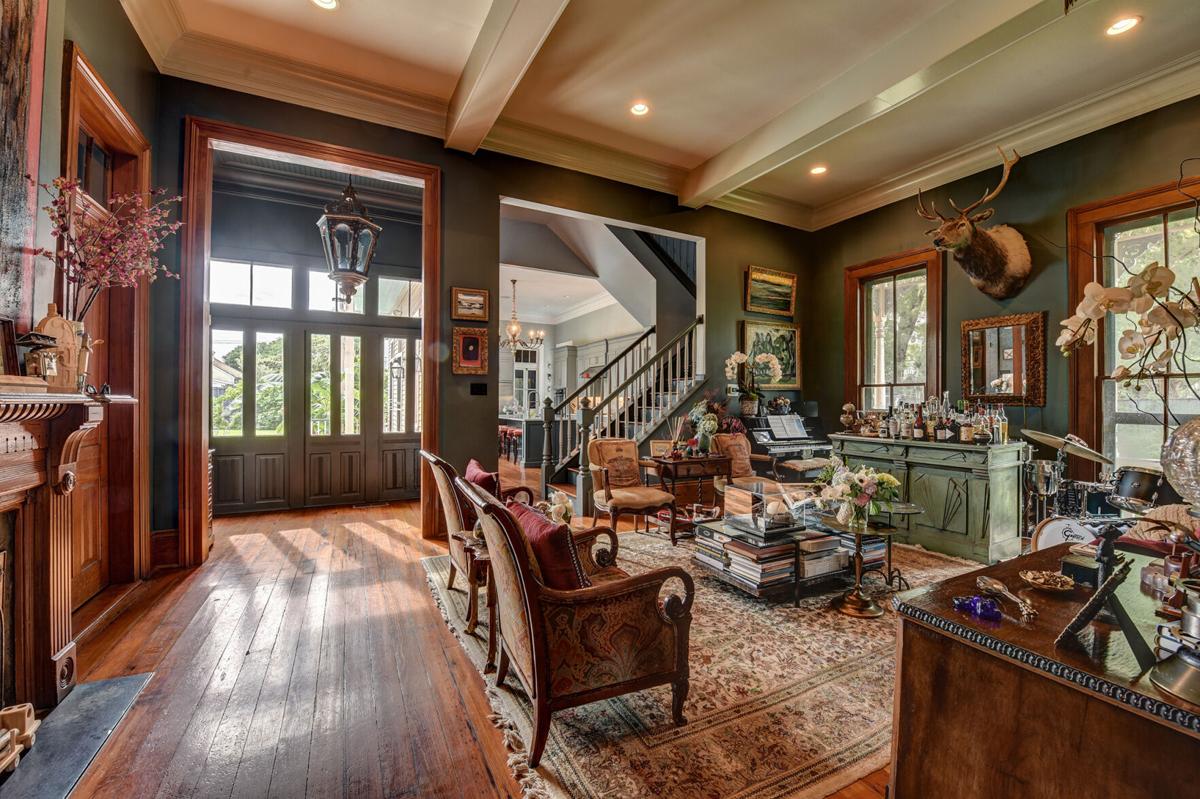 A Look Inside The Elegant Art And Antique Filled Home Of New Orleans Designer Alexa Pulitzer Home Garden Nola Com