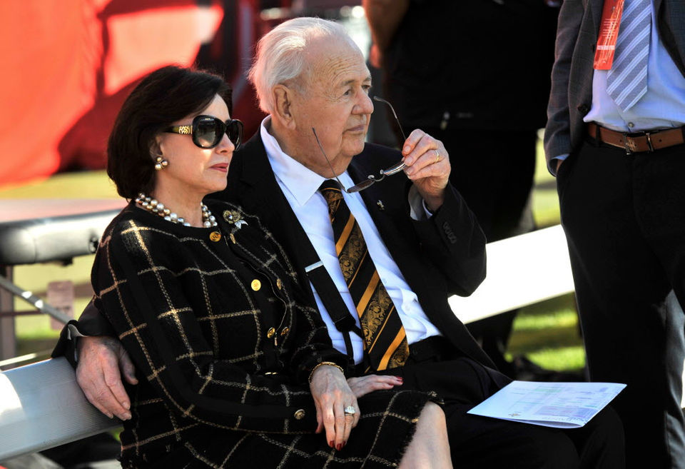 Saints Owner Says Wife Will Inherit Control of Team - The New York Times