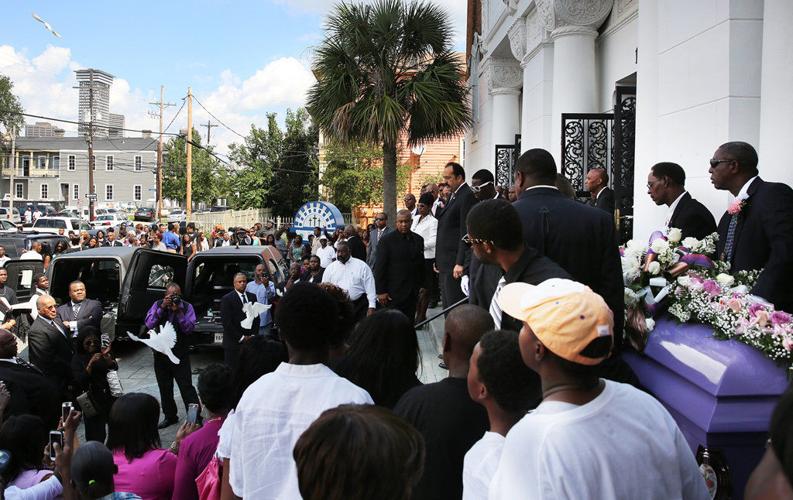 Hundreds mourn loss of NOPD dispatcher and her two grown children at