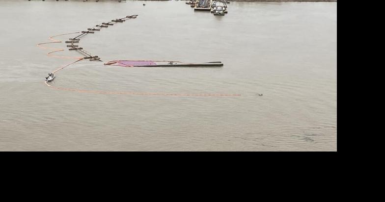 Dredging vessel capsizes in Mississippi River near Meraux; 2 rescued