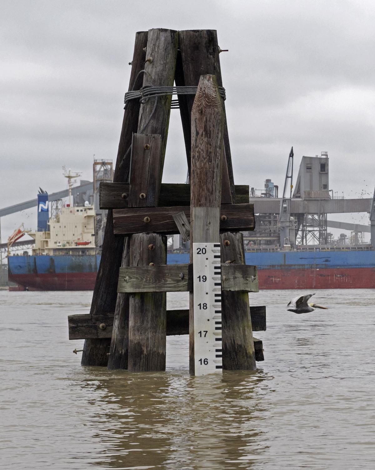 Mississippi River in New Orleans reaches Phase II flood fight (but that