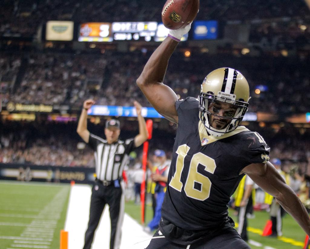 Photos: New Orleans Saints do battle with Patriots in home opener