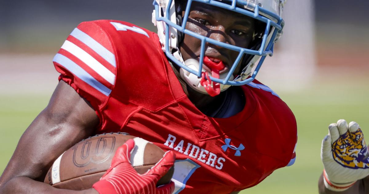 Photos: Archbishop Rummel takes down Holy Cross 14-7 at Joe Yenni ...