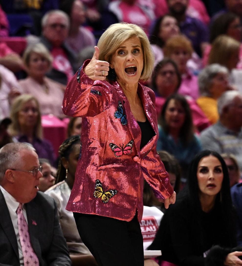 Photos Kim Mulkeys Most Eye Catching Outfits During Her Time As Lsu Basketball Coach Lsu 