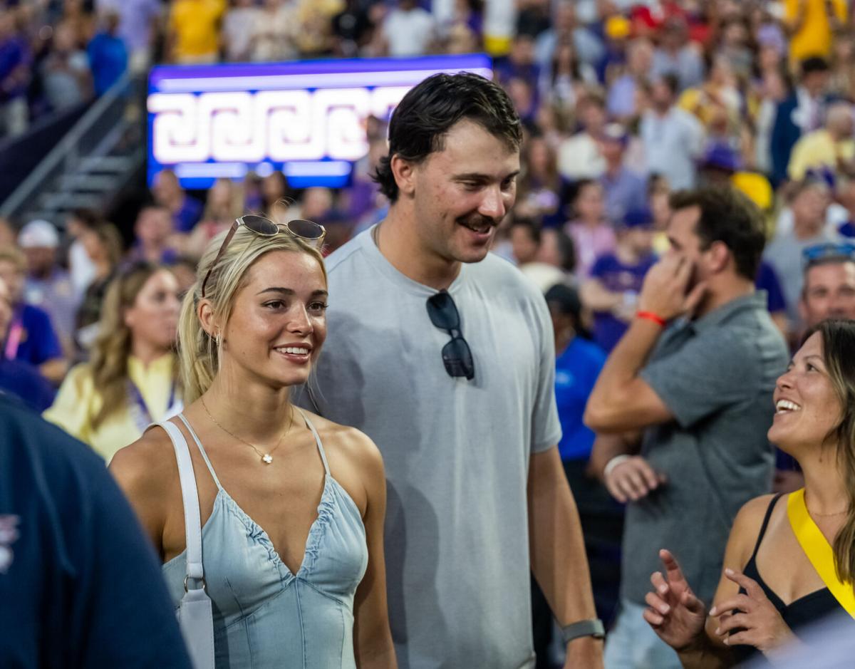 Olivia Dunne scores Paul Skenes' somersault before NCAA semi LSU(01)