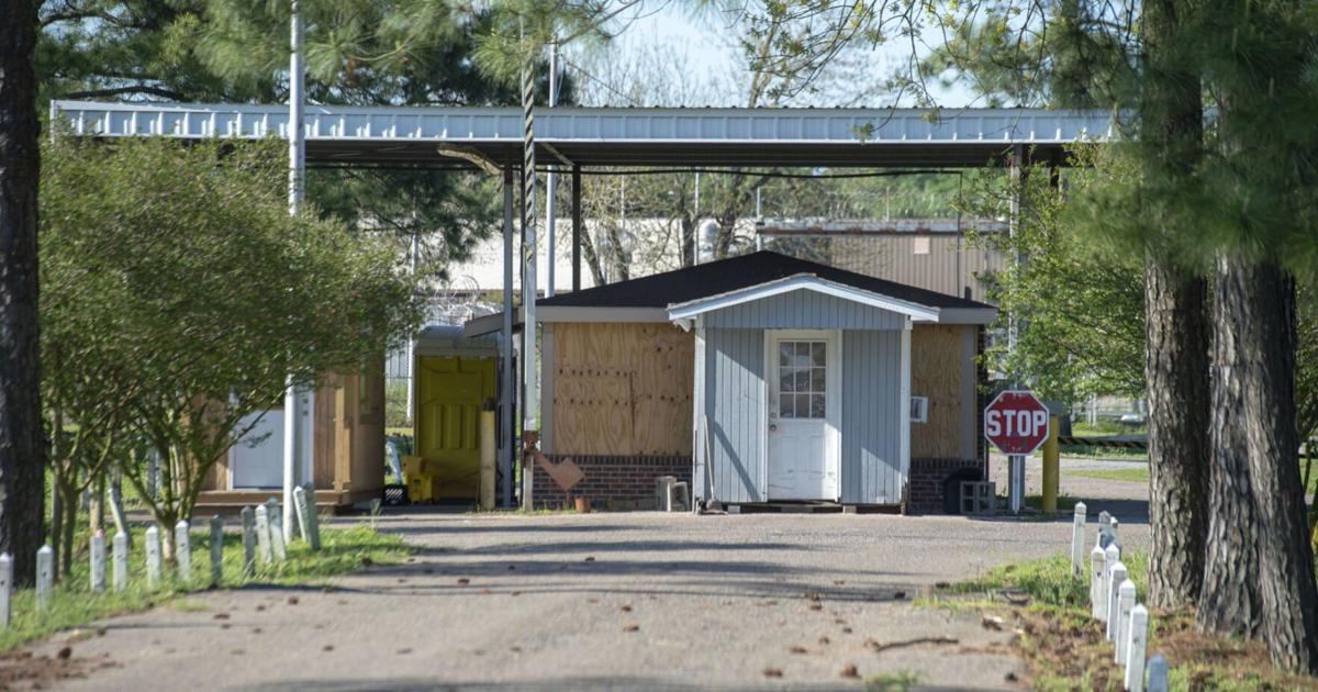 Shackled Inmate Local jails used shackles on pregnant inmates, audit shows | News ...