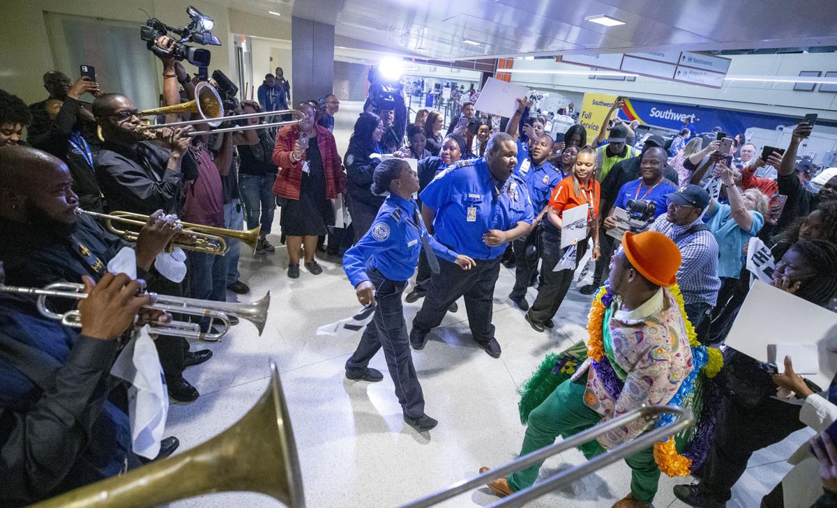At the old New Orleans airport, the final goodbye — and one last drink