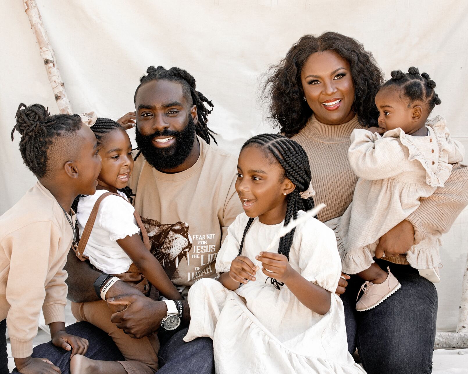 Demario Davis' daughter lost her eye to cancer. This is how it changed ...