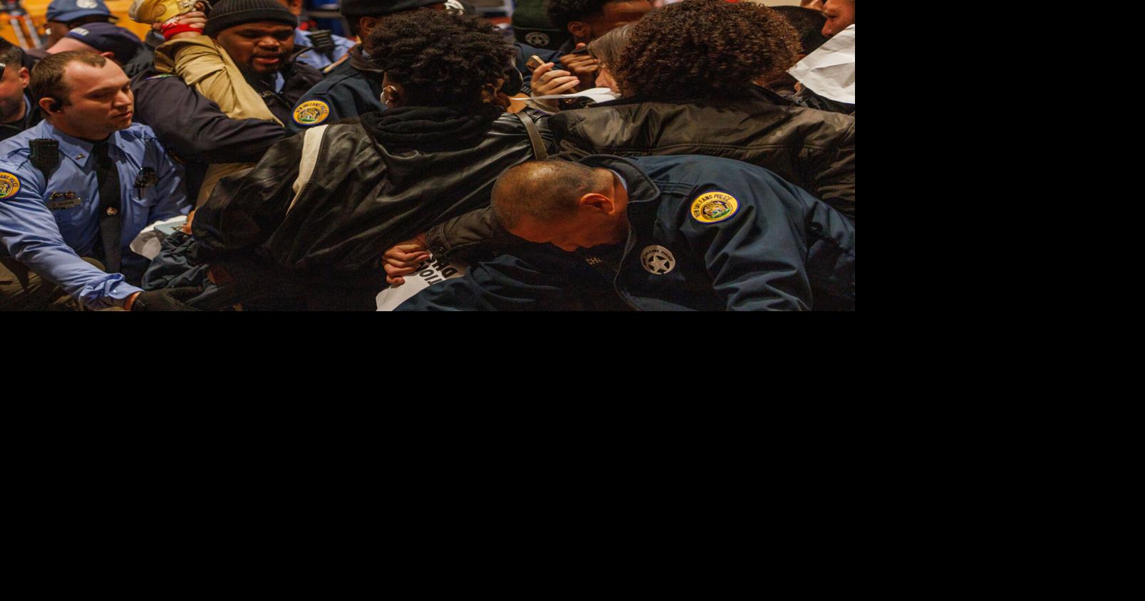 Anti-ICE, DHS protesters kicked out of New Orleans City Council chambers