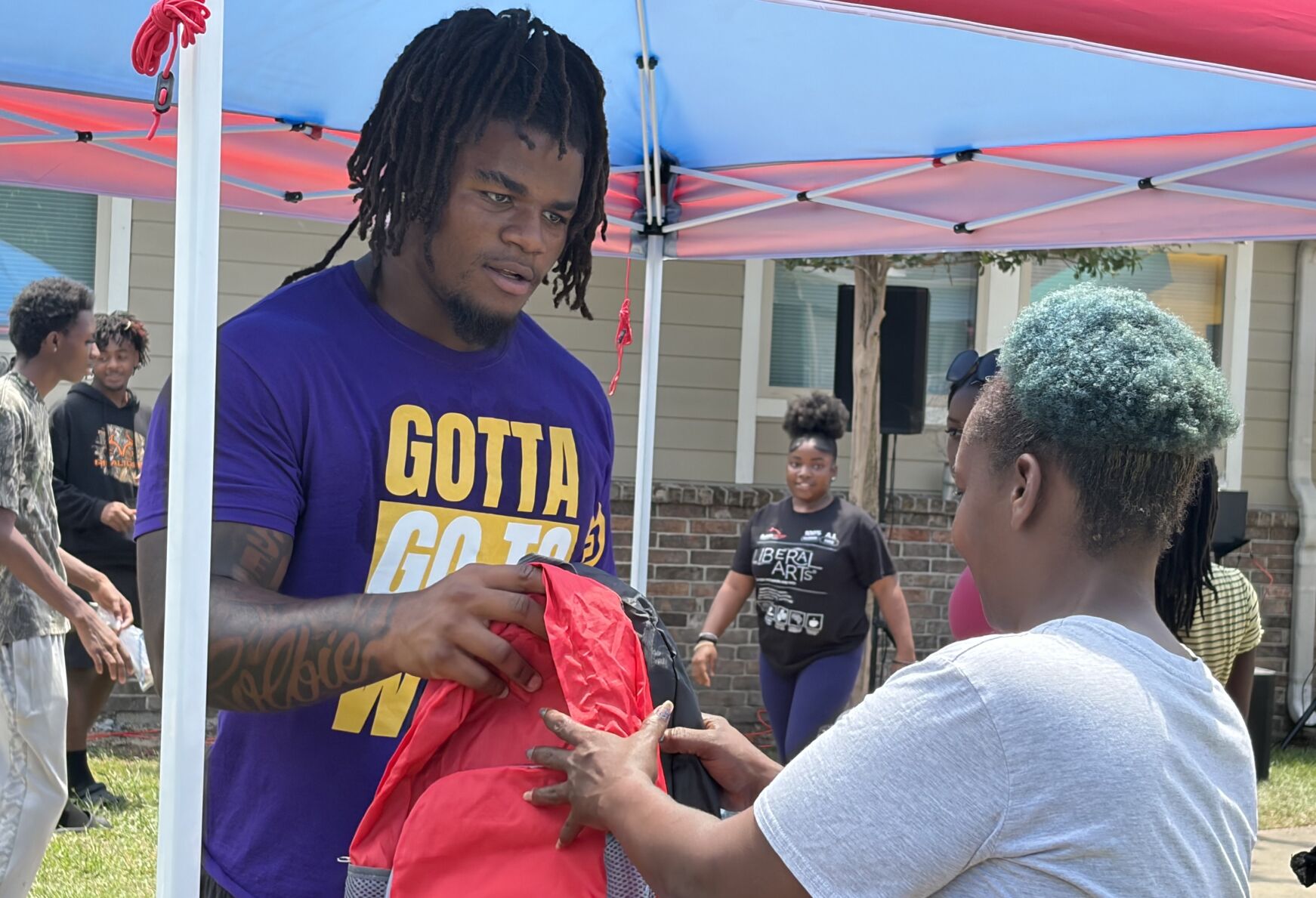 LSU freshman Deuce Geralds showing up — on and off the field | LSU