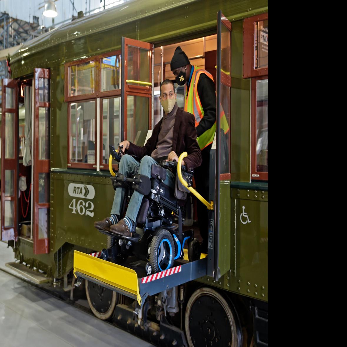 Wheelchair-accessible streetcars added to St. Charles line in New Orleans |  Local Politics | nola.com