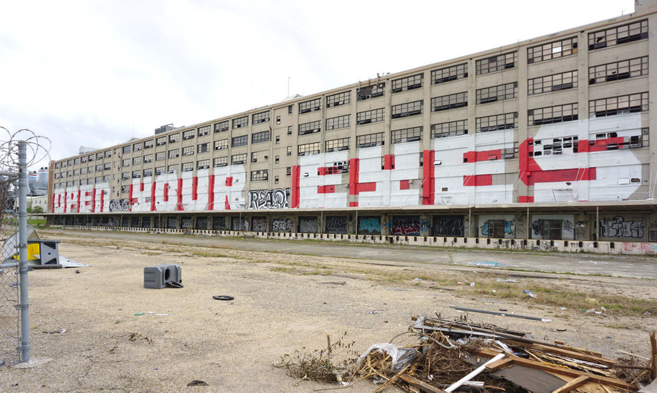 USA 巨大ストリート看板　HIDDEN 世田谷ベースに貼ってある警告看板」 アルミサインボード 米軍基地の