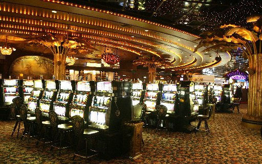 Harro Rincon Slot Machine 42 archive photos show our love/hate relationship with slot machines ...