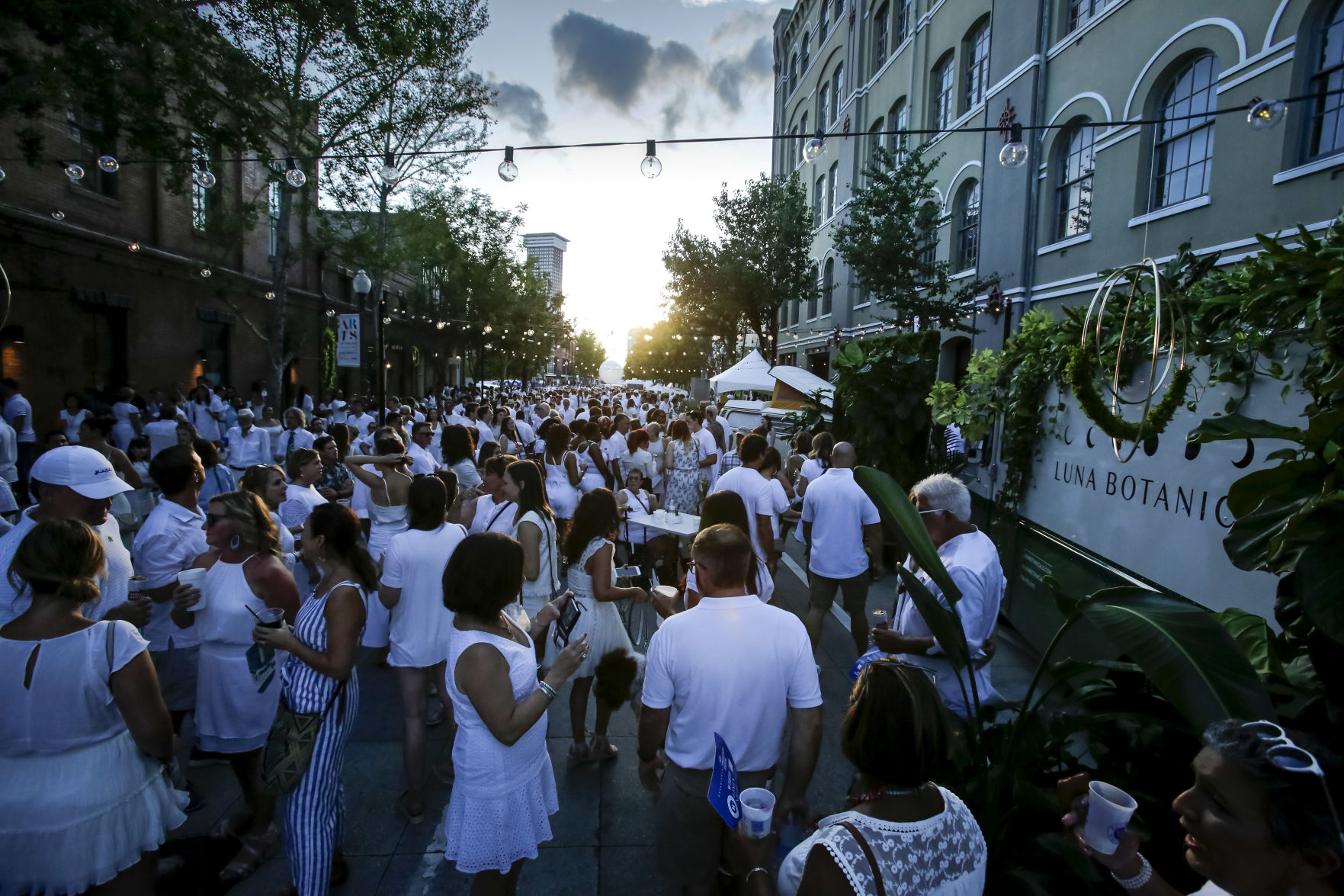 White linen night store dress