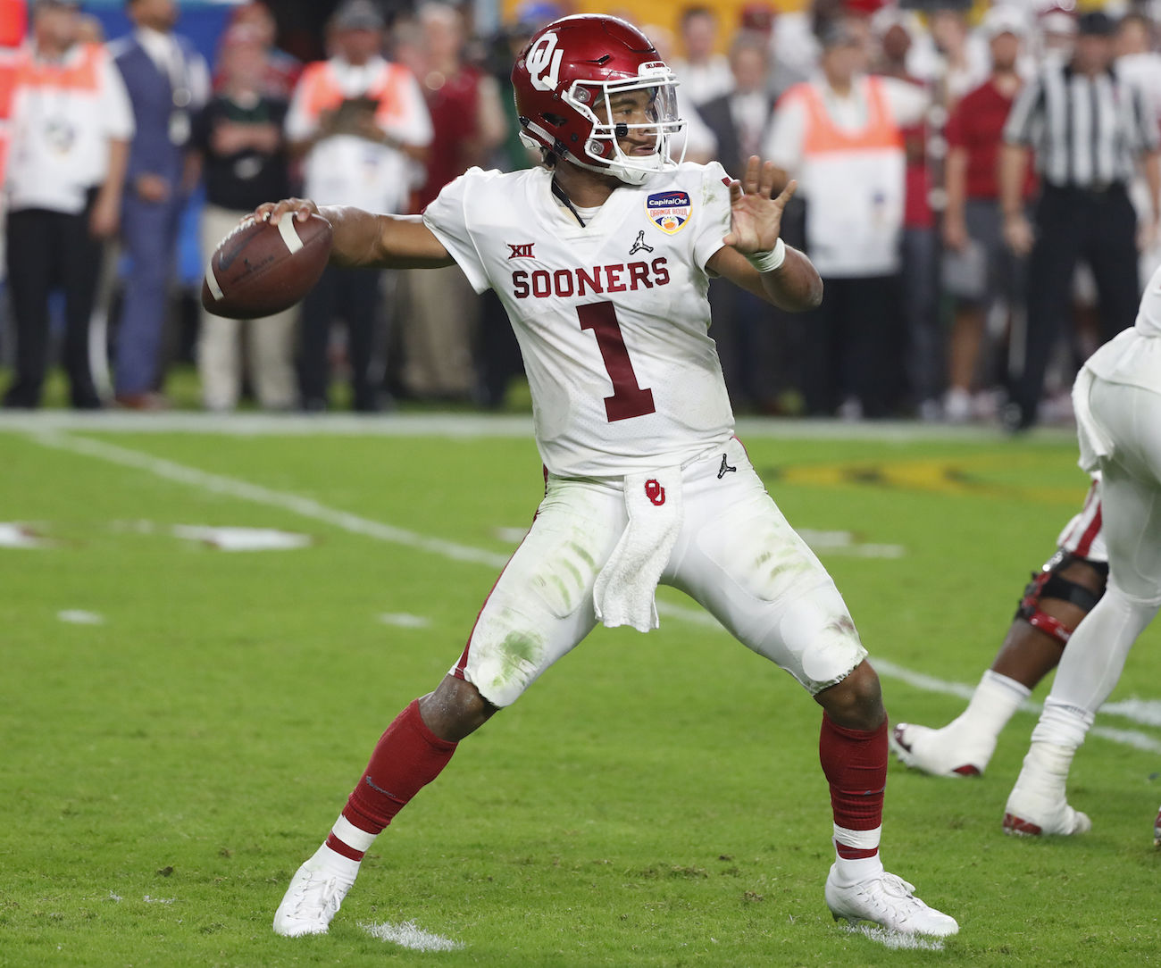 Kyler Murray chooses NFL over baseball and A's