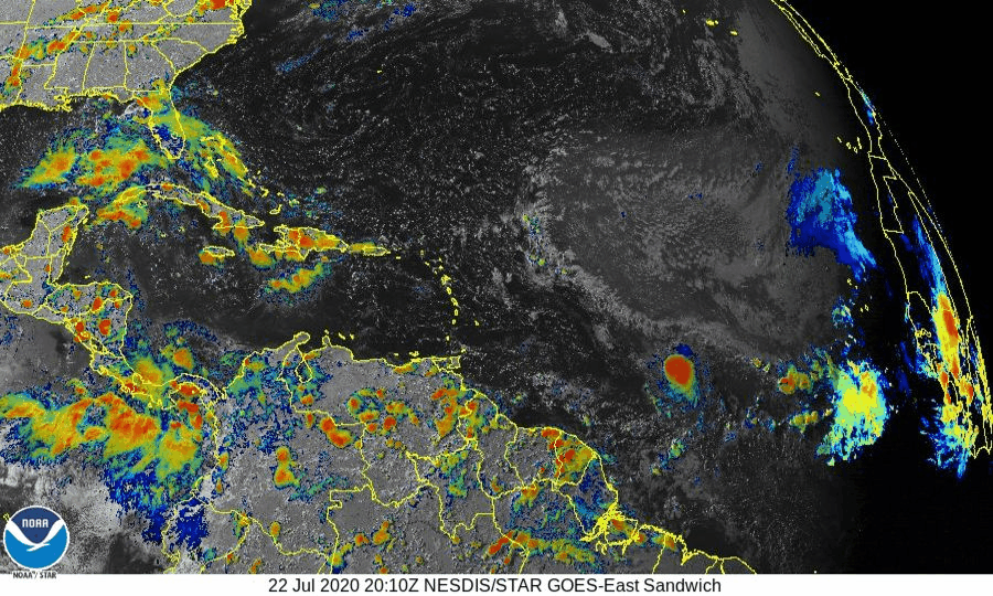 Tropical wave in Gulf, Gonzalo in Atlantic