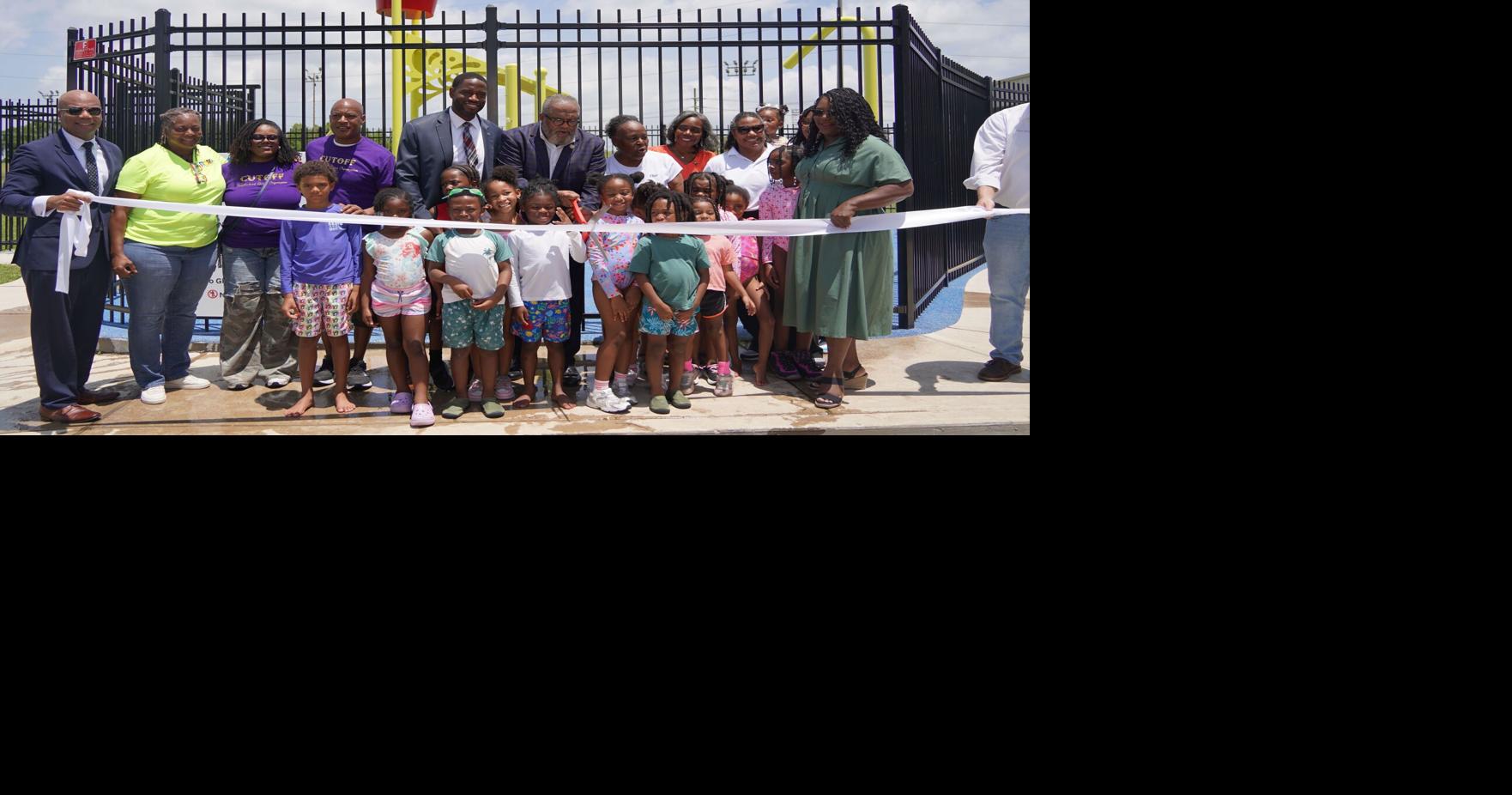 $1 million 'splash pad' opens in Algiers to help kids cool off in the summer. 'Only the beginning.'