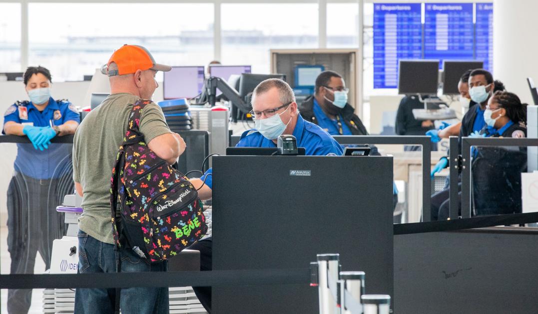 We asked the experts: How risky is it to get on an airplane amid the COVID delta variant surge? | Business News We asked the experts: How risky is it to get on an airplane amid the COVID delta variant surge? | Business News