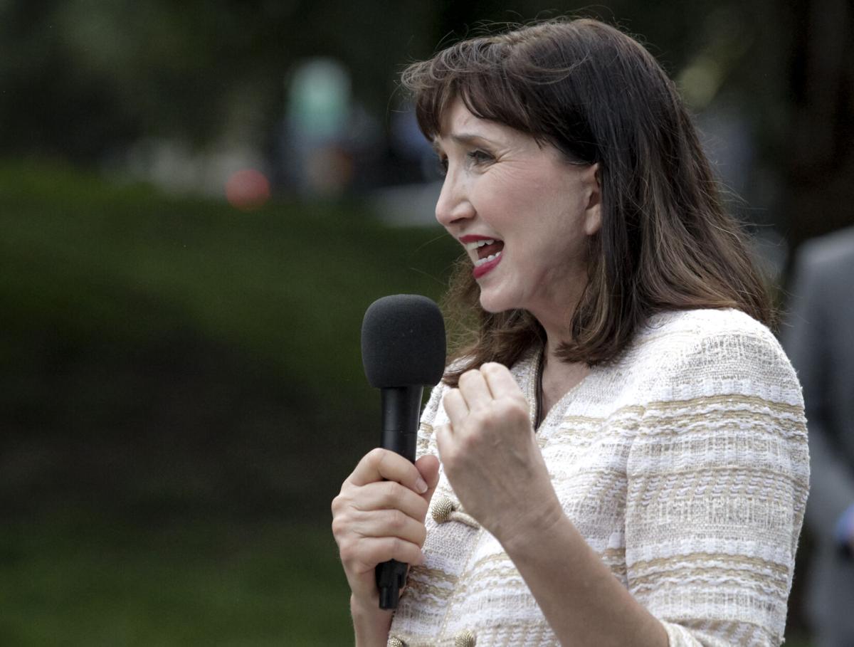 Libertarians gather to hear presidential candidate make ...
