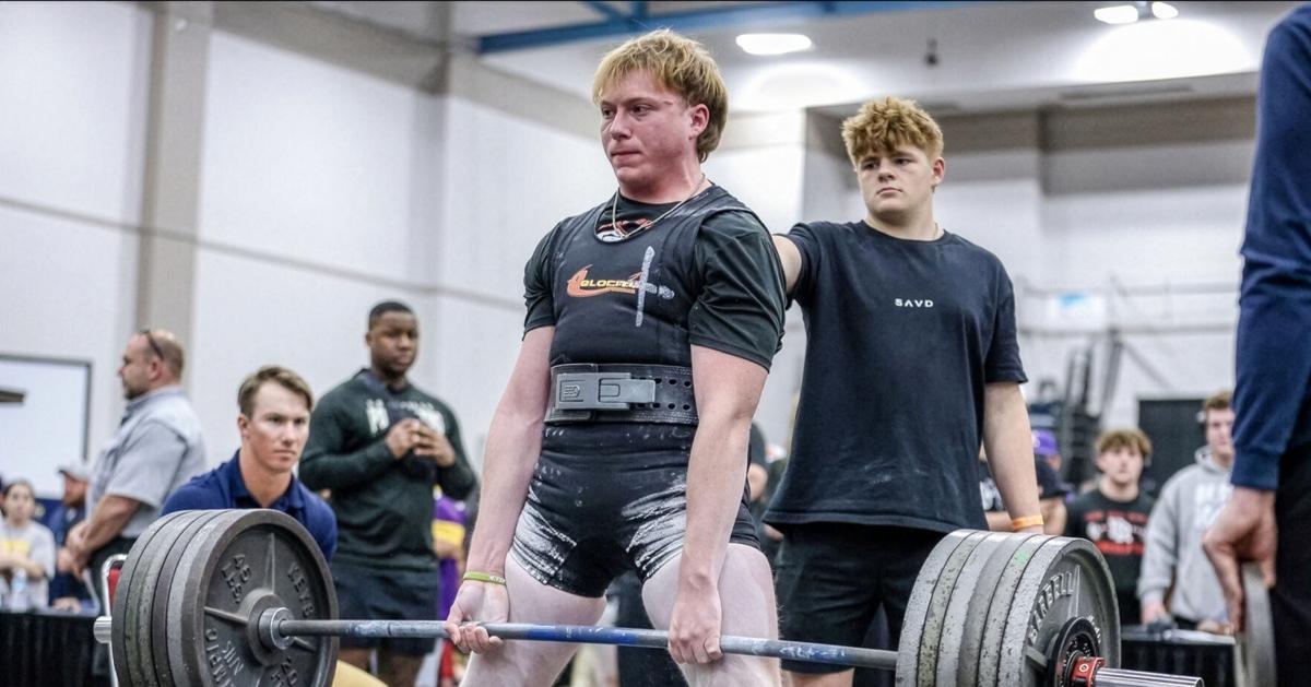 A Pearl River powerlifter used his flair for the dramatic to win a national title