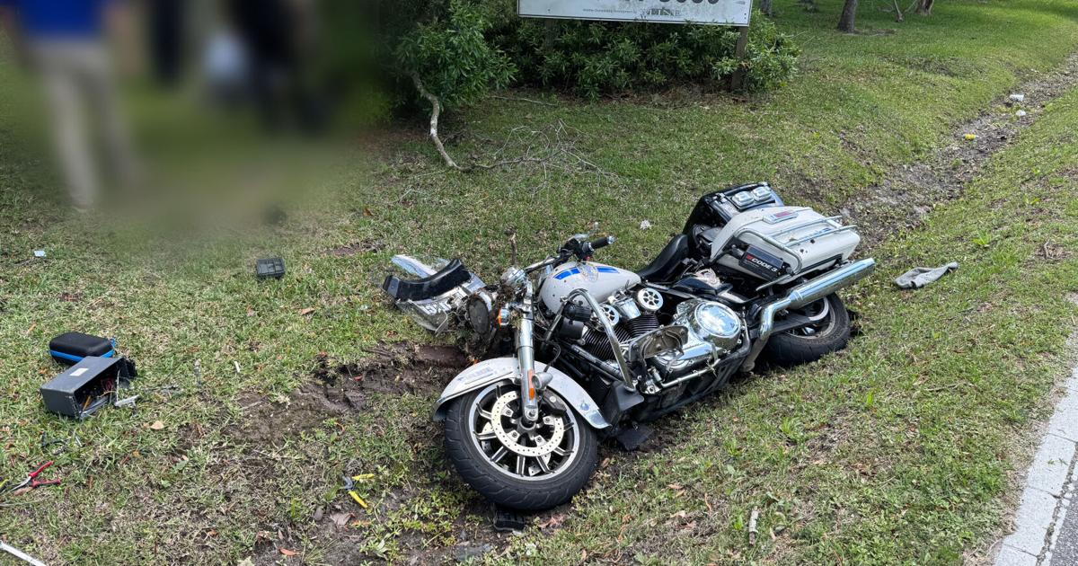 Slidell police motorcycle officer crashes into a State Police car while escorting Jeff Landry – NOLA.com