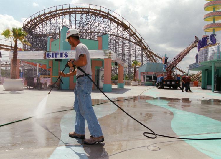 Photos Six Flags New Orleans (Jazzland) through the years