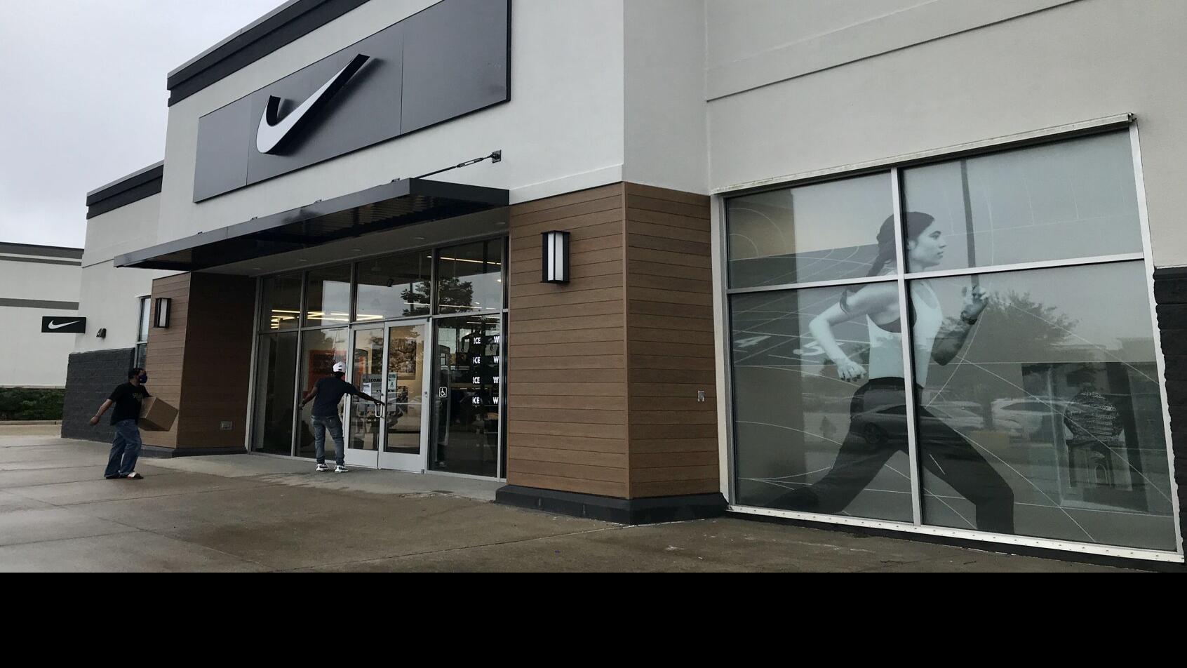 Químico Inolvidable alma Nike opens new 'community store' in Elmwood Shopping Center, closes  Carrollton Avenue location | Business News | nola.com