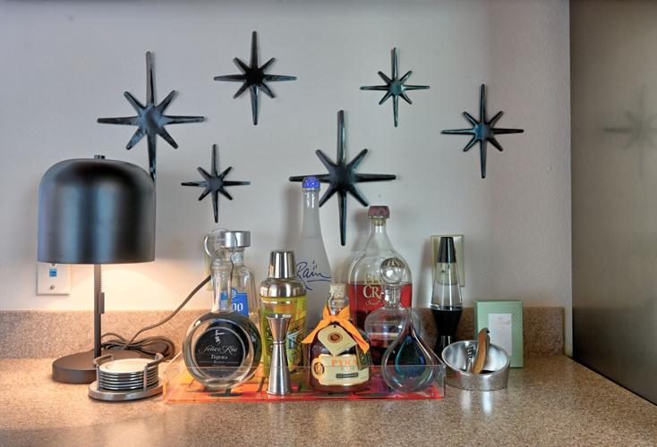 NO.hall.io.63 bar tableaux.