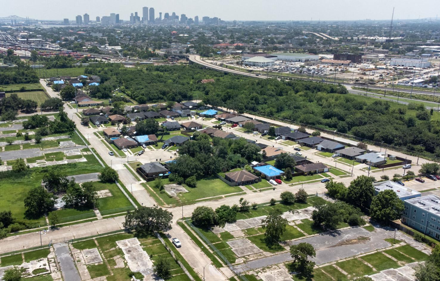 Gordon Plaza residents receive buyout offers from city Environment