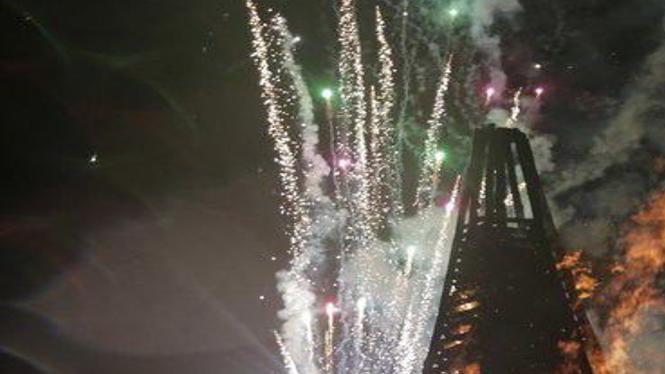 2022 Bonfire Christmas Eve Louisiana Christmas Eve Bonfires On The Levee: What To Know And Where To Go. |  Entertainment/Life | Nola.com