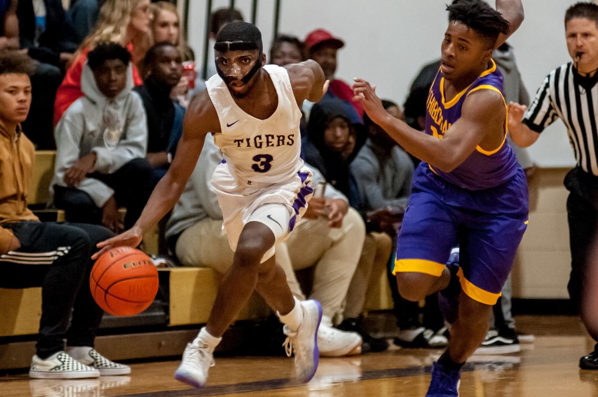 Thibodaux Maintains District 7 5a Lead With Win Over Hahnville