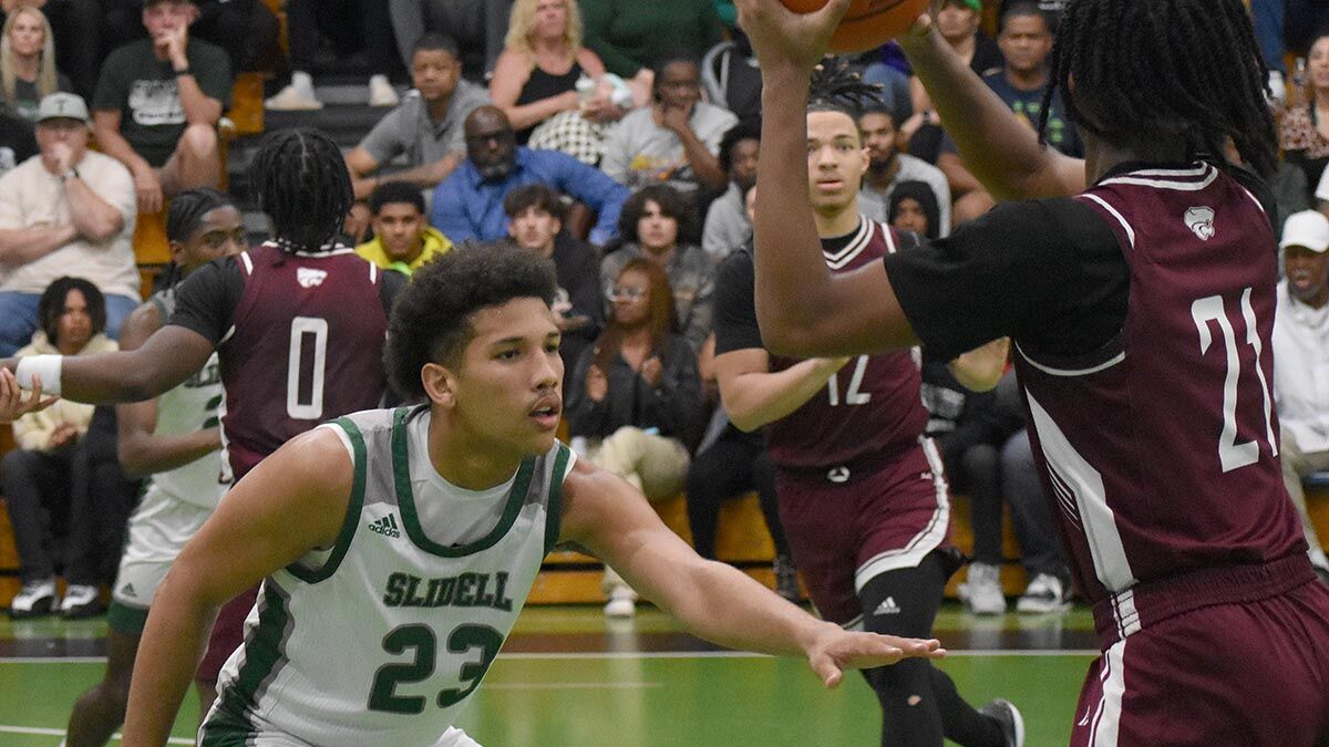 Slidell Tigers Dominate Central-Baton Rouge, Advance to Quarterfinals