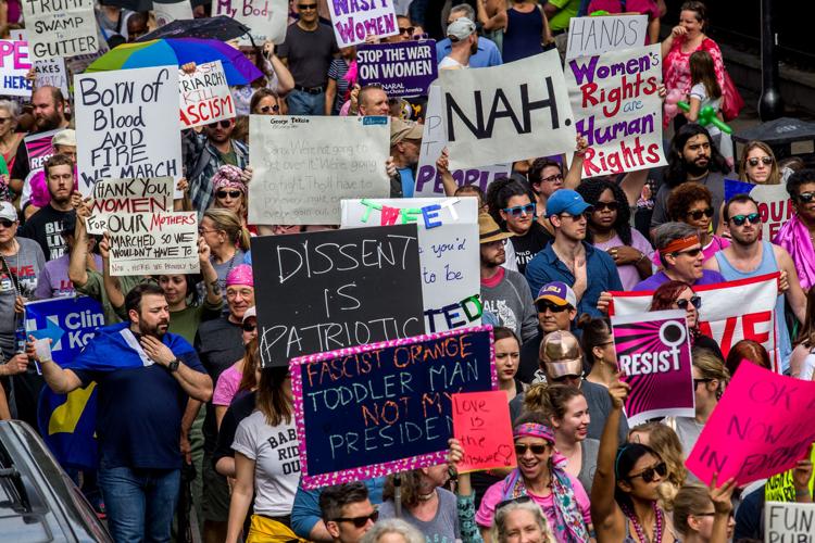 Photos More than 10,000 gather in New Orleans for Women's March