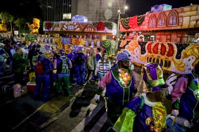 Mardi Gras Goes On Despite 2 Deaths Leaders Urge Task Force To