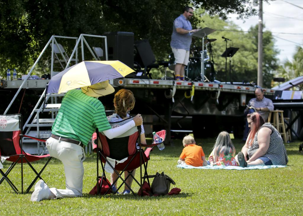 Photos Two Slidell Churches Hold Outdoor Services The First